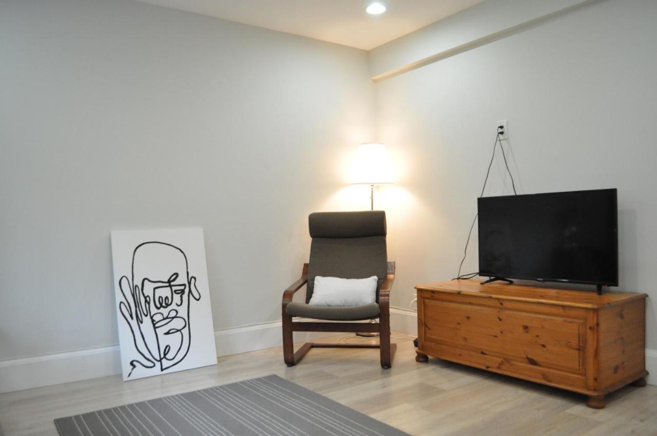 Stylish 1 Bedroom Suite In North Vancouver 10 Mins Ski Exterior foto